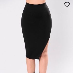 Pencil skirt with split